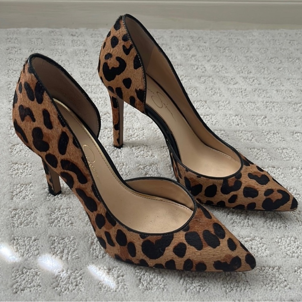 Jessica Simpson Leopard Pumps with 4” Heel, Size 7.5